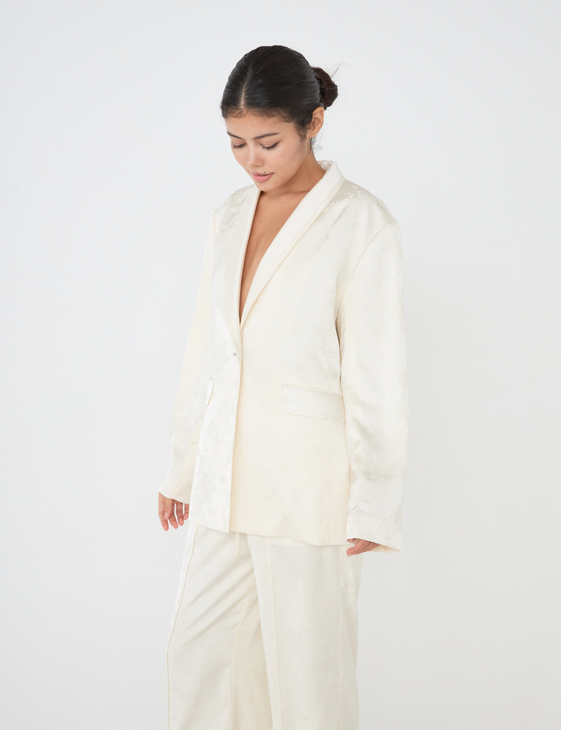 "Effortless Luxe Set"（Satin Jacket + Satin Suit Pants） / 白花(ivory)