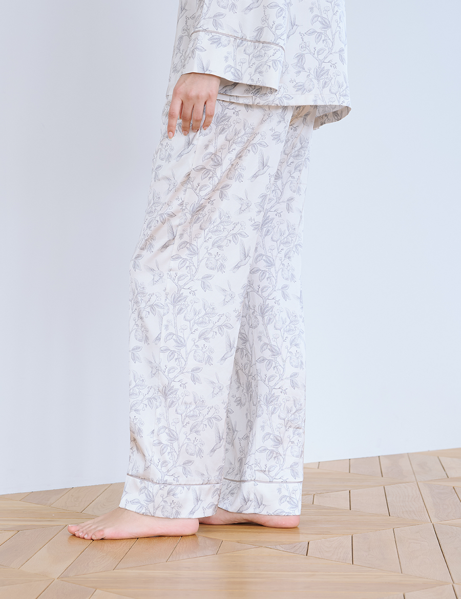 Silky Moonlit Satin Pants / 亜麻(beige)