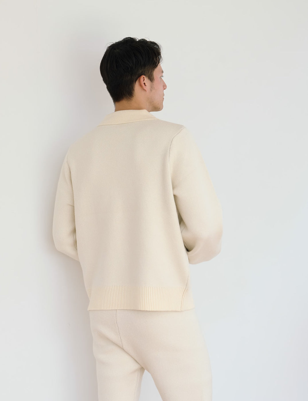 Rich Taupe Collared Sweater / 白花(Ivory)