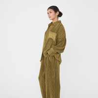 elegant satin pleated pants / 松葉(khaki)