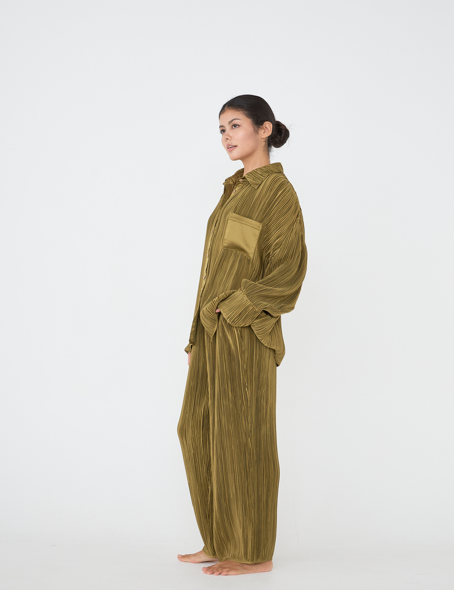 elegant satin pleated pants / 松葉(khaki)