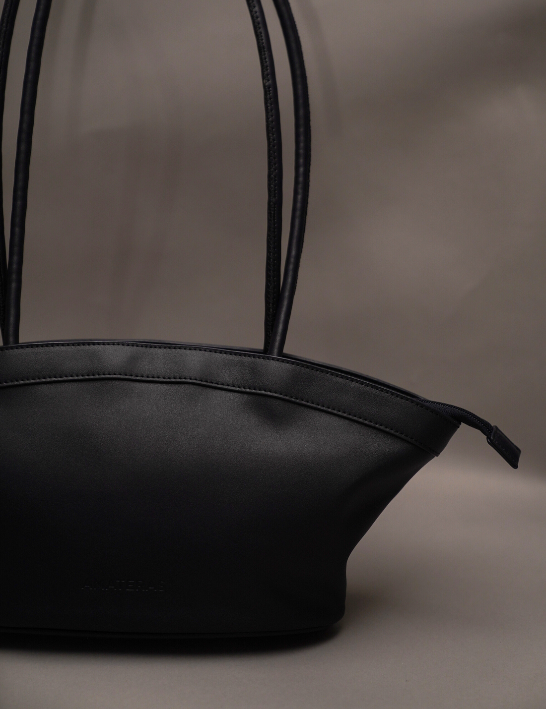 OUGI Vegan Leather Bag / 濃藍(Navy)