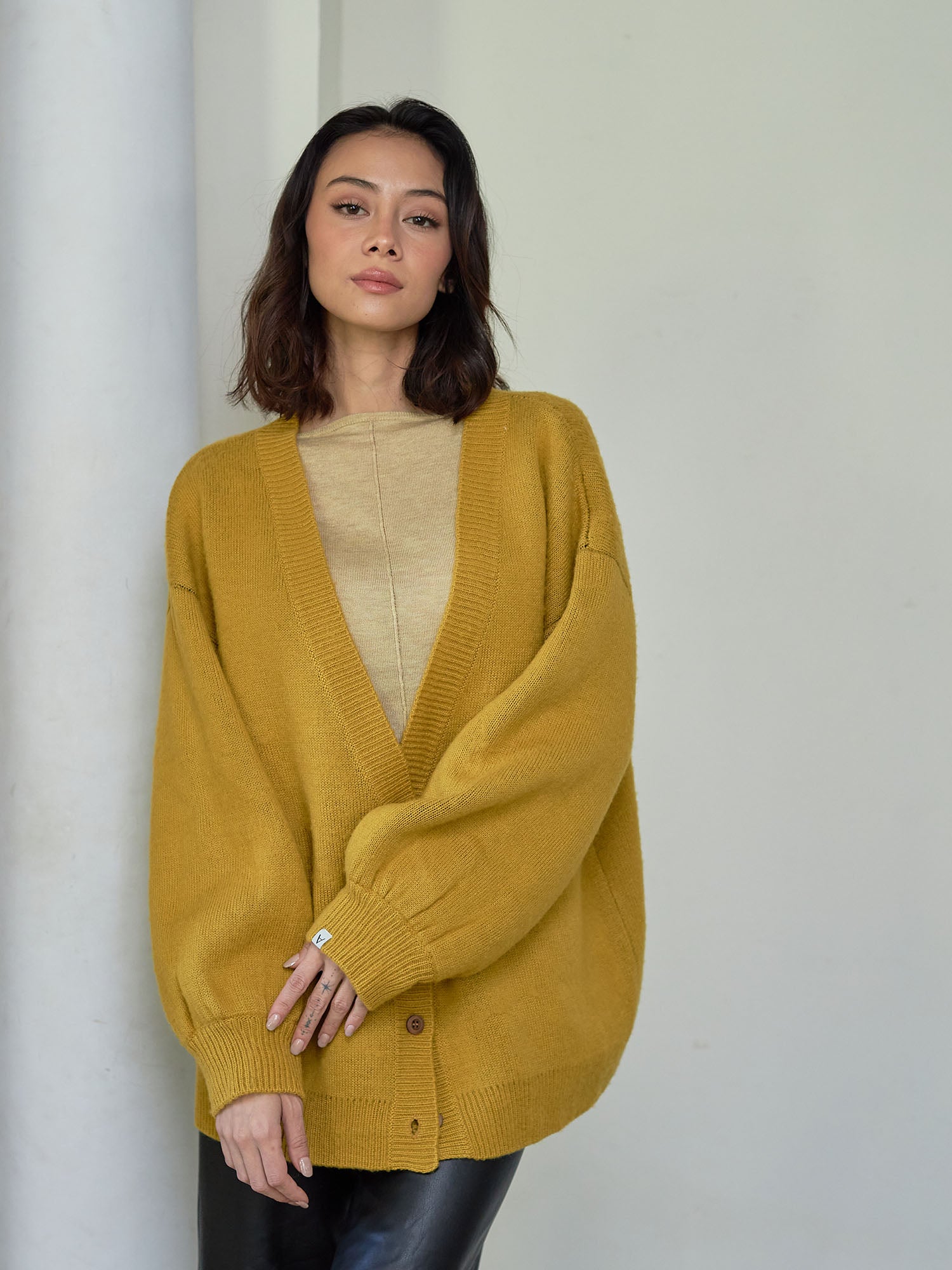 reversible V-neck knit cardigan / 蜂蜜(mustard × navy)