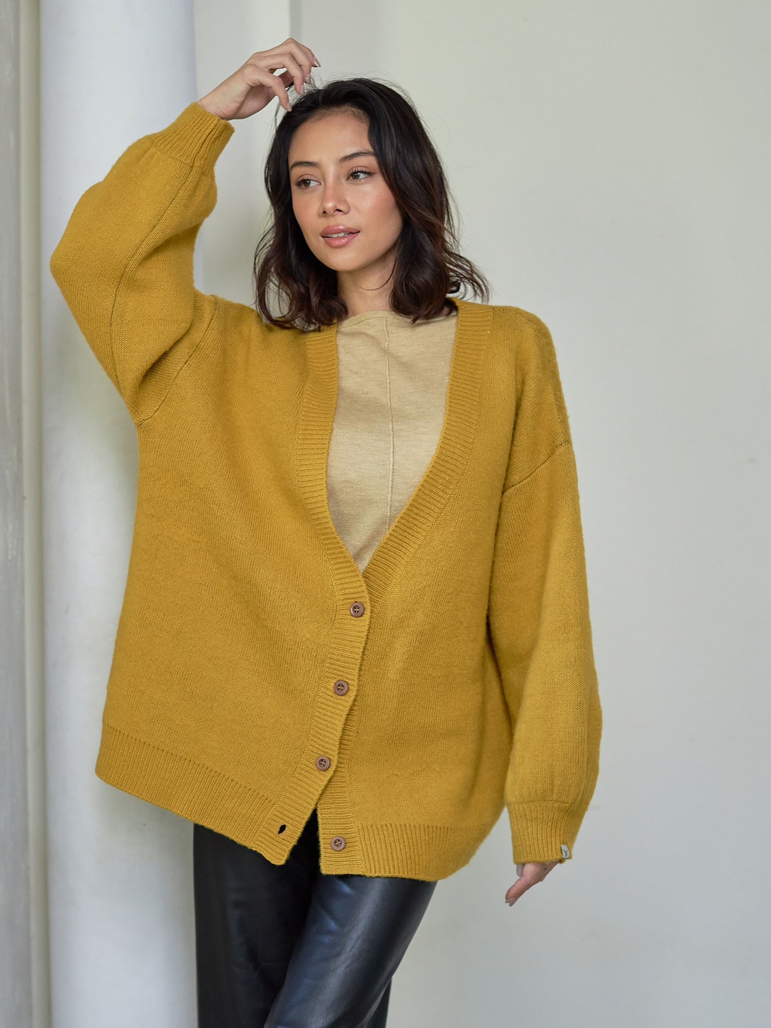 reversible V-neck knit cardigan / 蜂蜜(mustard × navy)