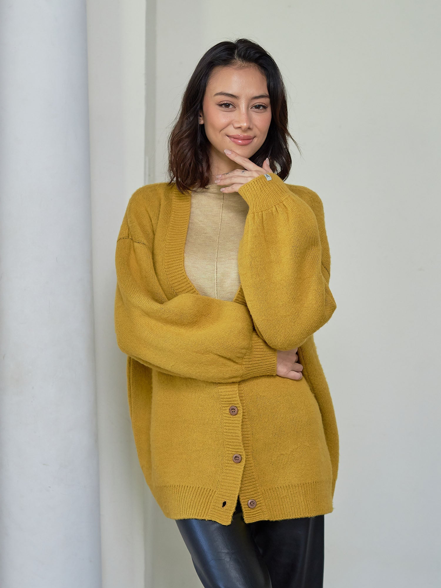 reversible V-neck knit cardigan / 蜂蜜(mustard × navy)