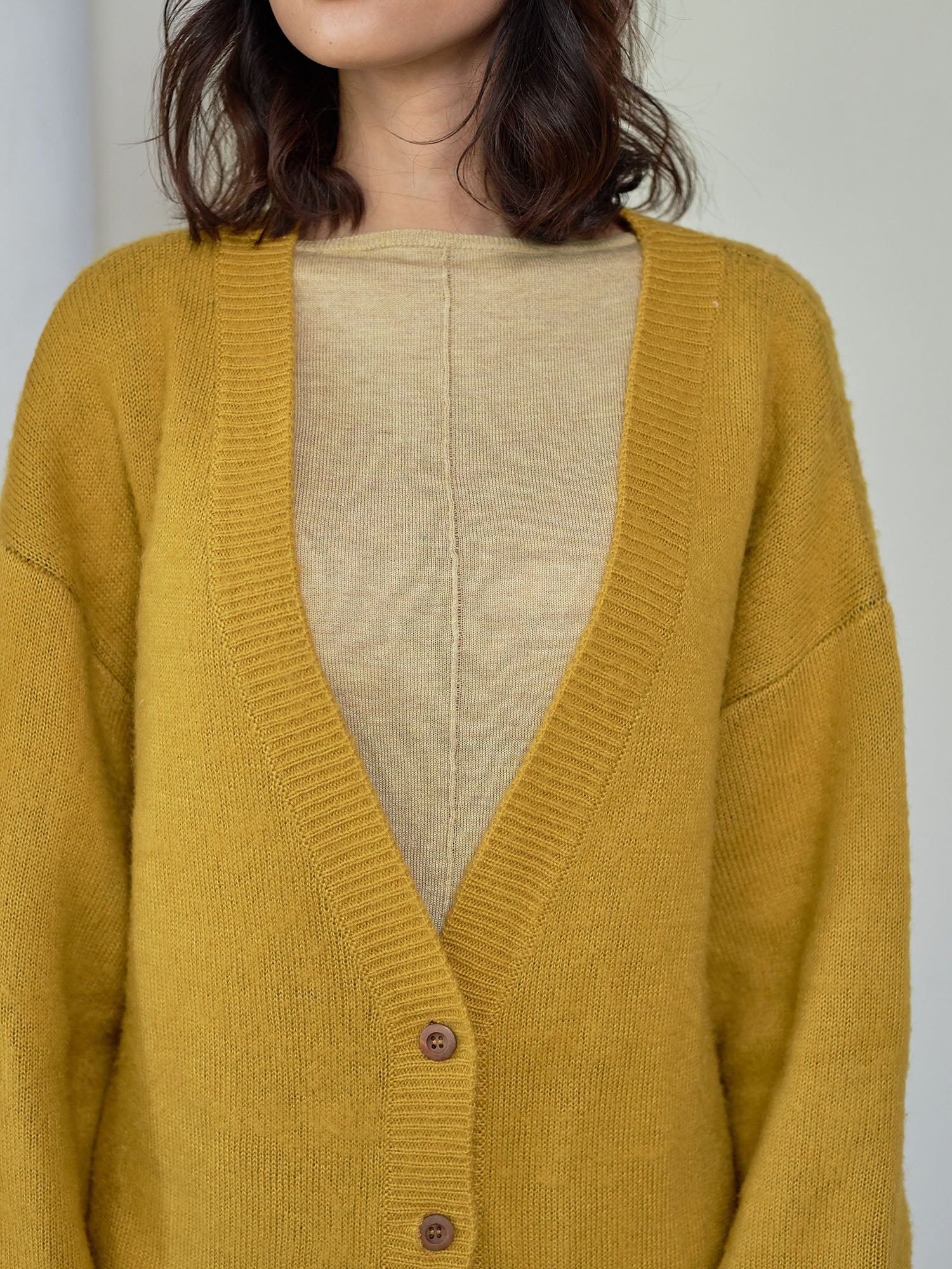 reversible V-neck knit cardigan / 蜂蜜(mustard × navy)