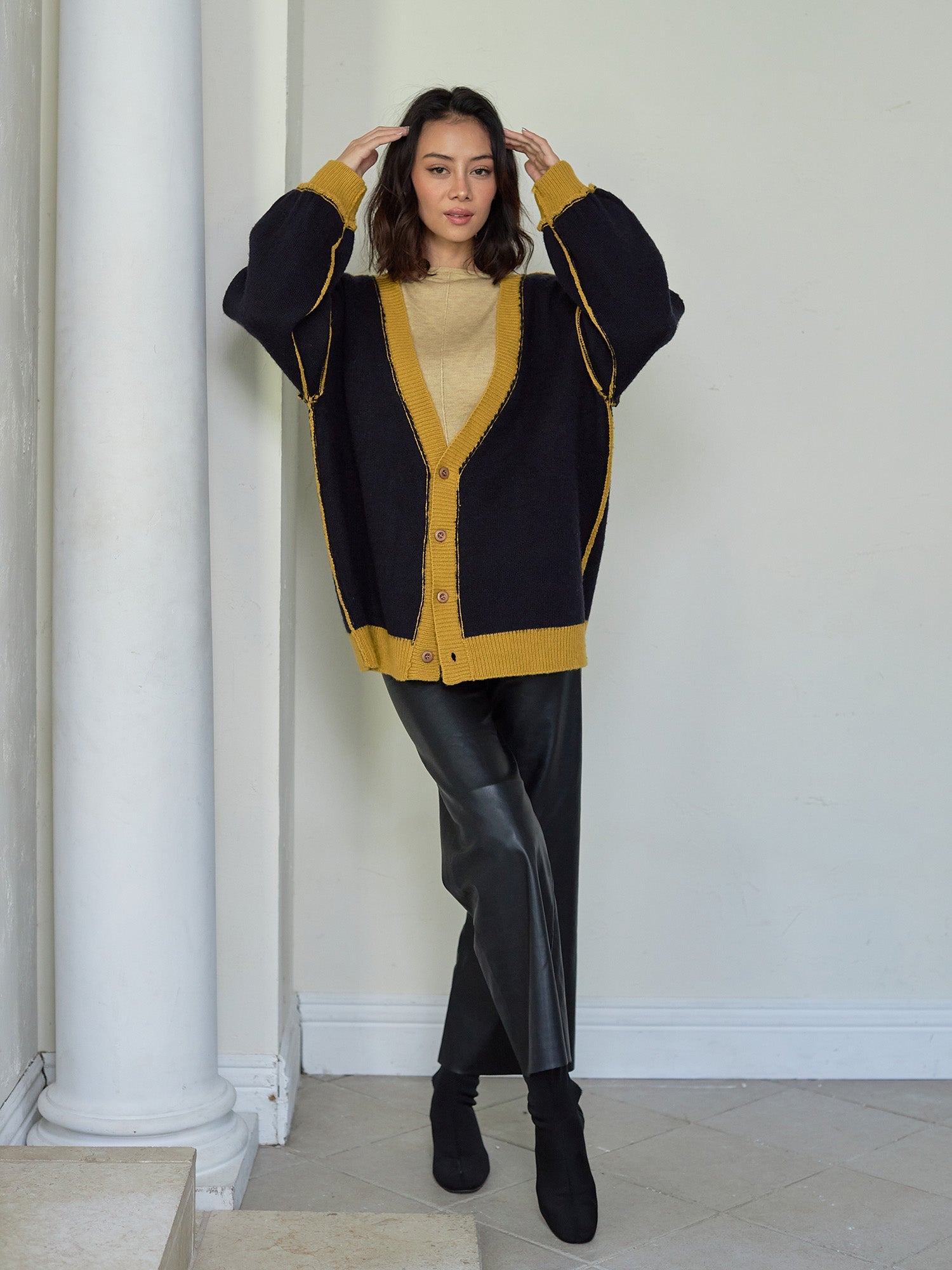 reversible V-neck knit cardigan / 蜂蜜(mustard × navy)