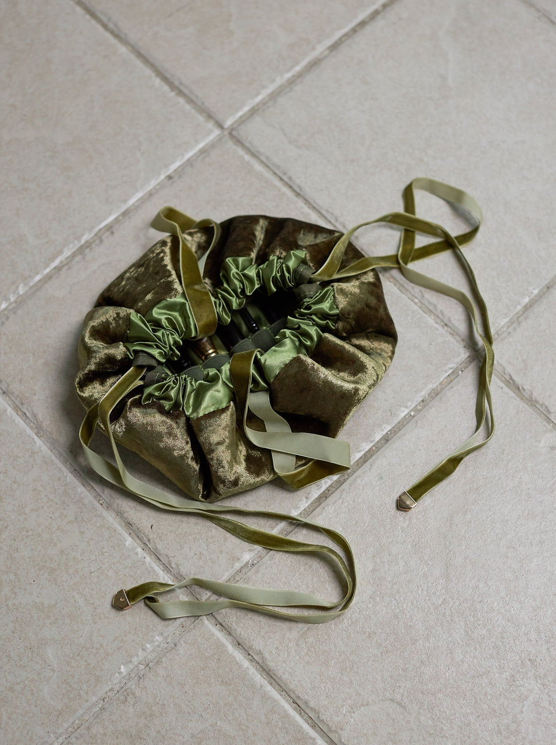 velour makeup pouch / matsuba (khaki)