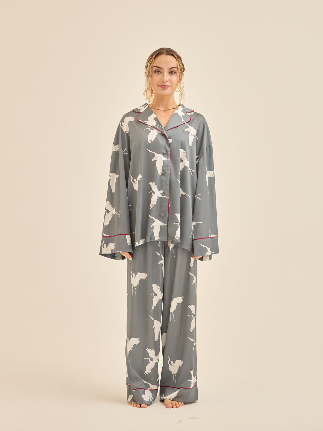 Chic Comfort Satin Pajama Shirt / Gray