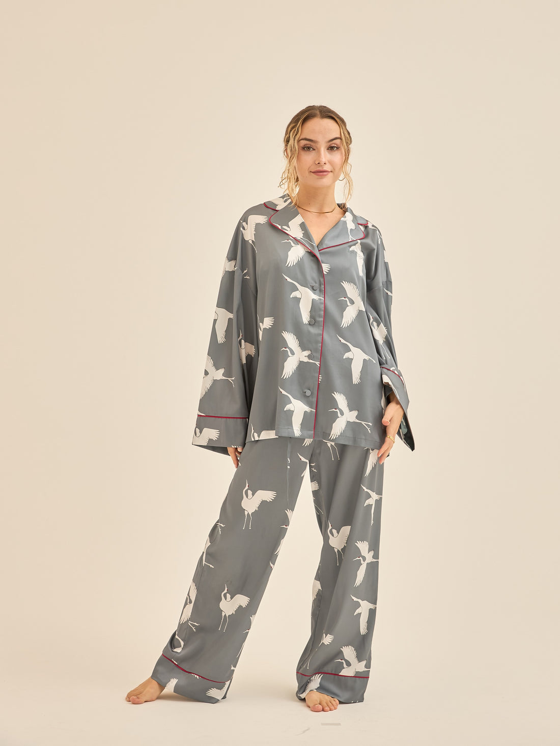 Chic Comfort Satin Pajama Shirt / Gray