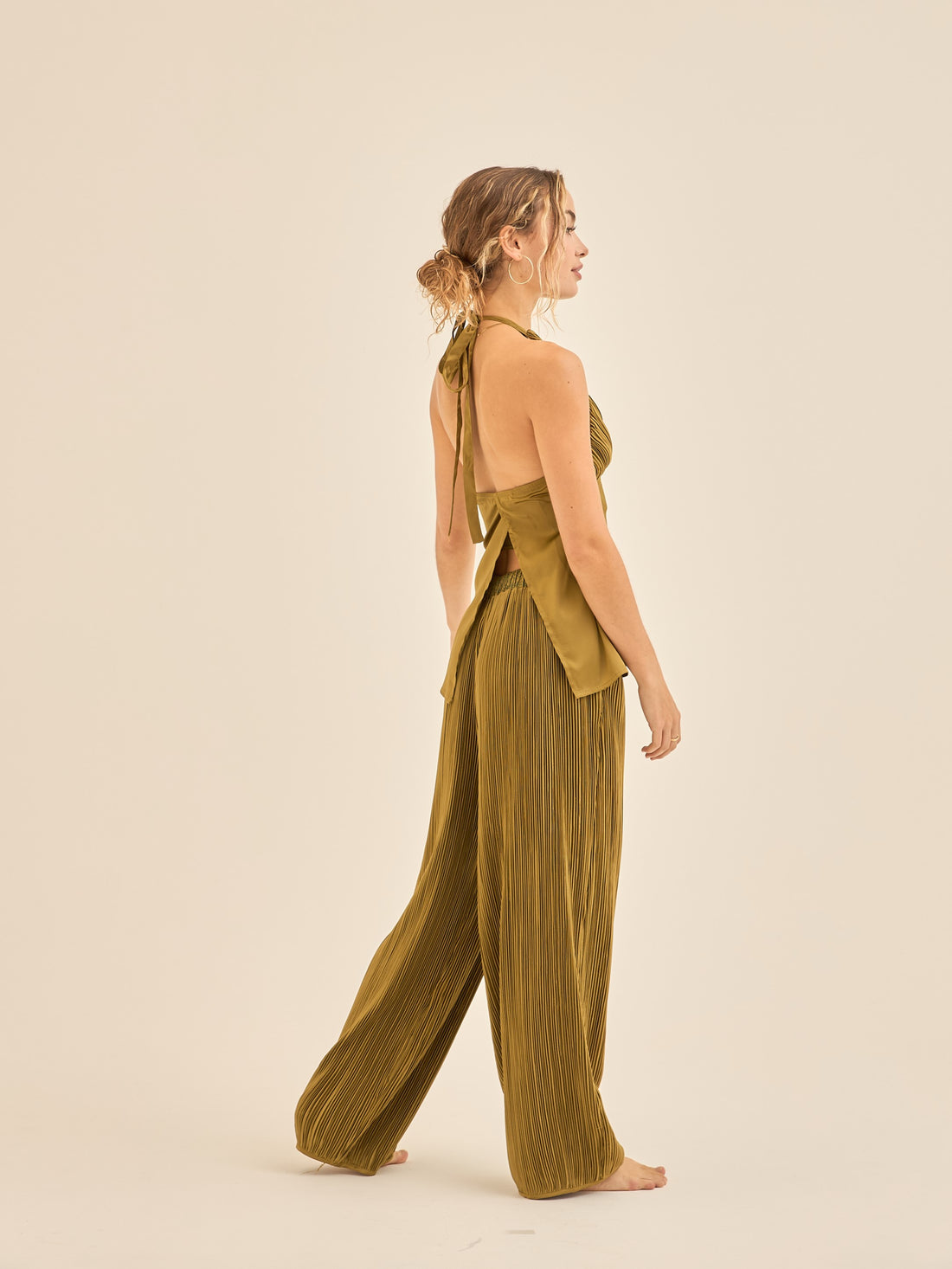 elegant satin pleated pants