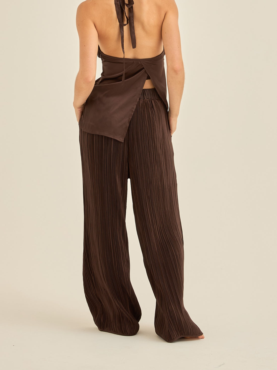 elegant satin pleated pants / 枯茶(brown)