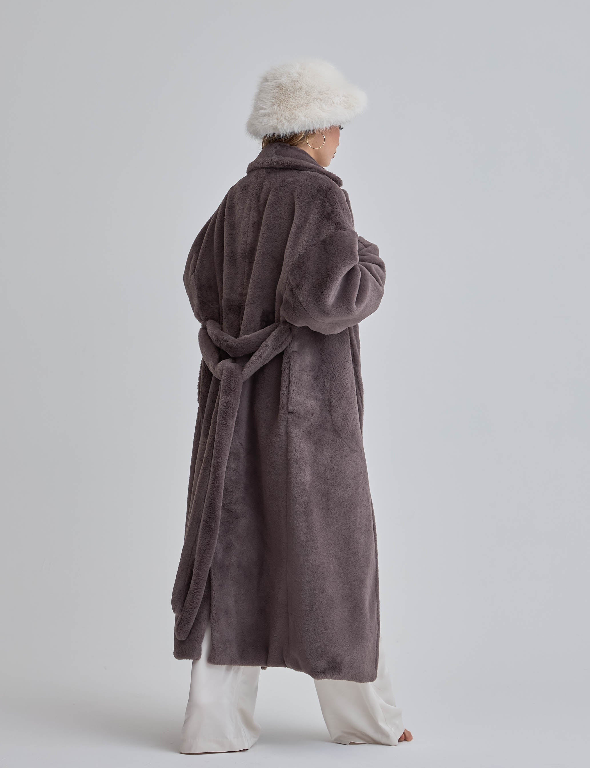 Cosy Up  Premium KIMONO Fur Coat / 薄墨(gray)