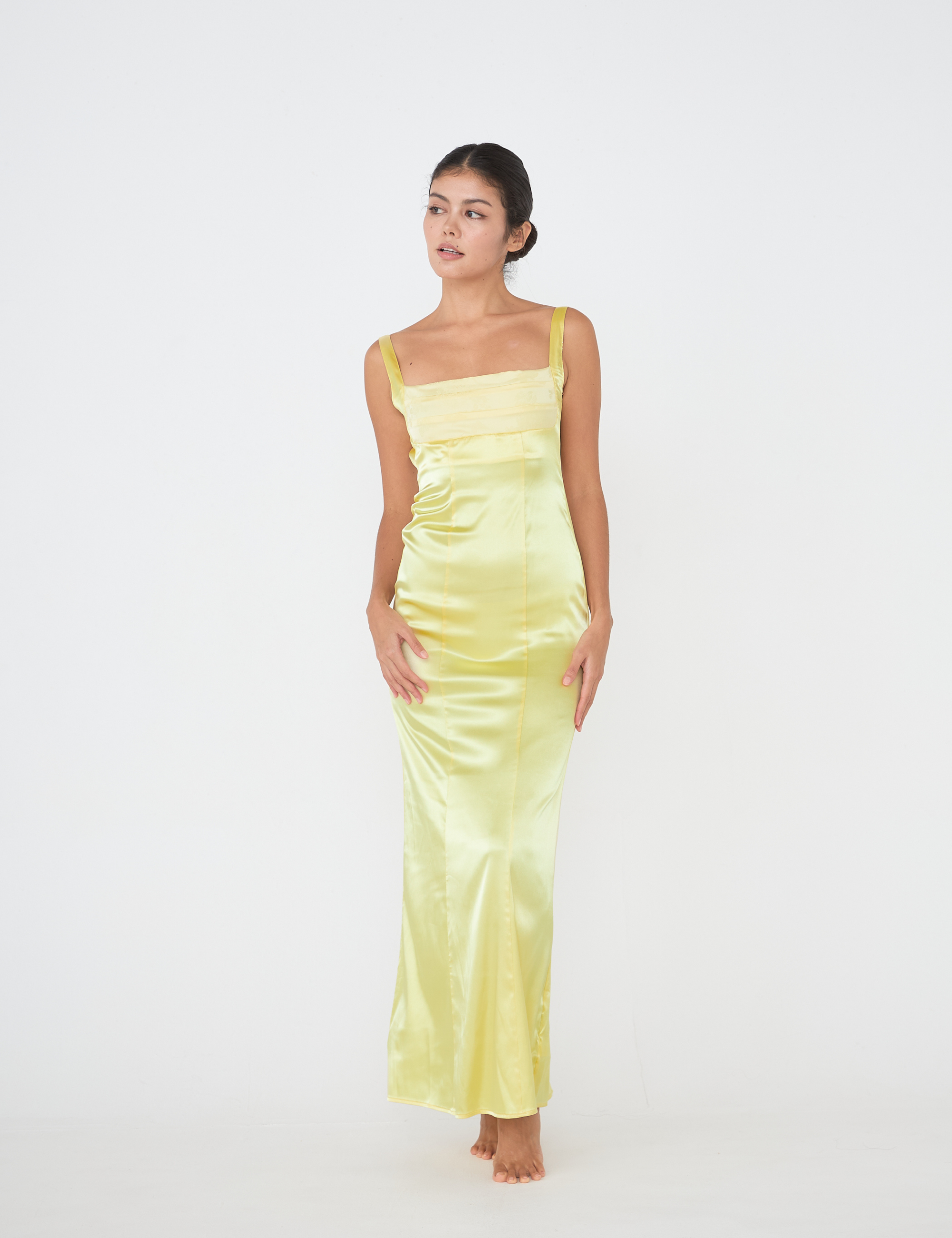 Serene Satin Draped Dress / 花葉(Yellow)