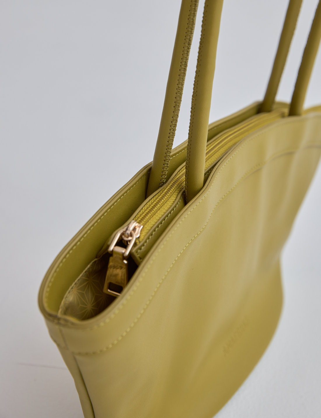 OUGI Vegan Leather Bag / Matsuba (Khaki)