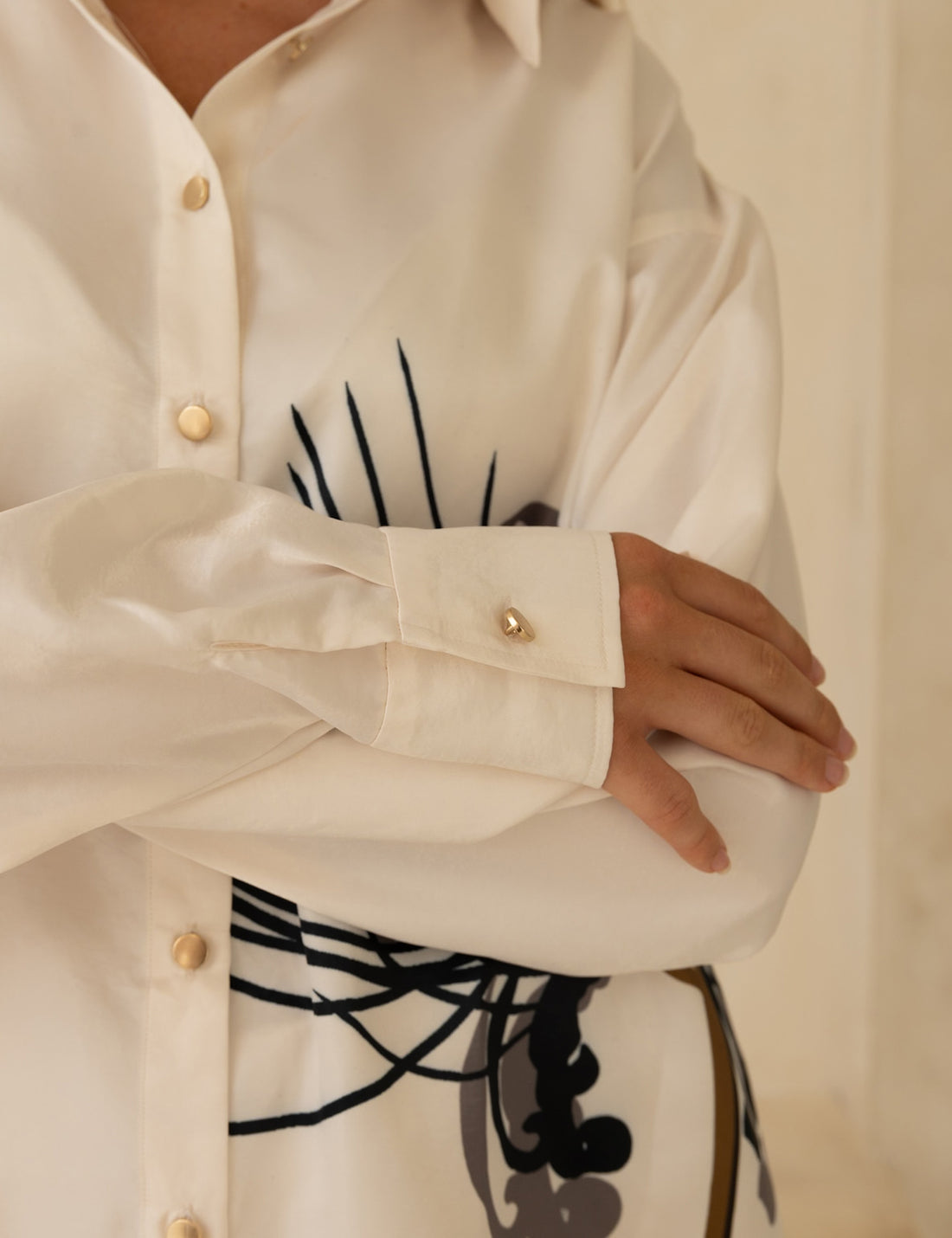 Harmony Elegant Satin Shirt / 胡粉(white)