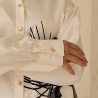 Harmony Elegant Satin Shirt / 胡粉(white)