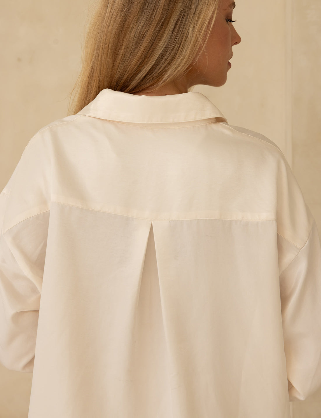 Harmony Elegant Satin Shirt / 胡粉(white)