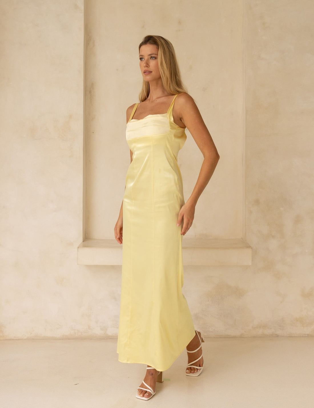 Serene Satin Draped Dress / 花葉(Yellow)