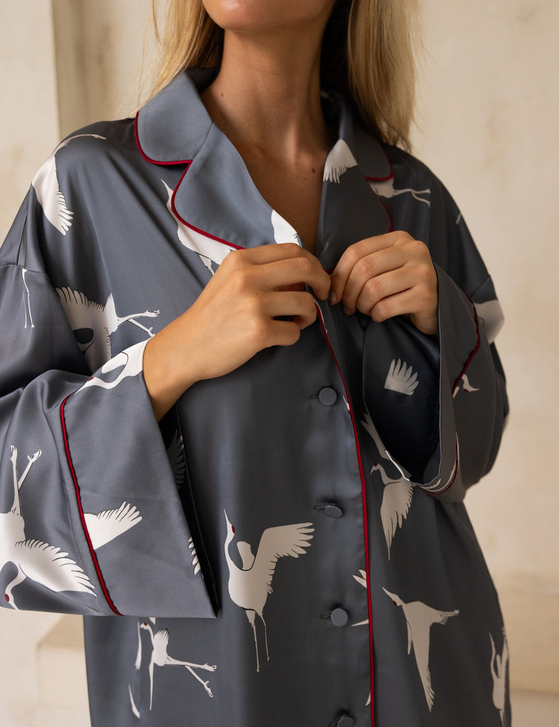 Chic Comfort Satin Pajama Shirt / Gray