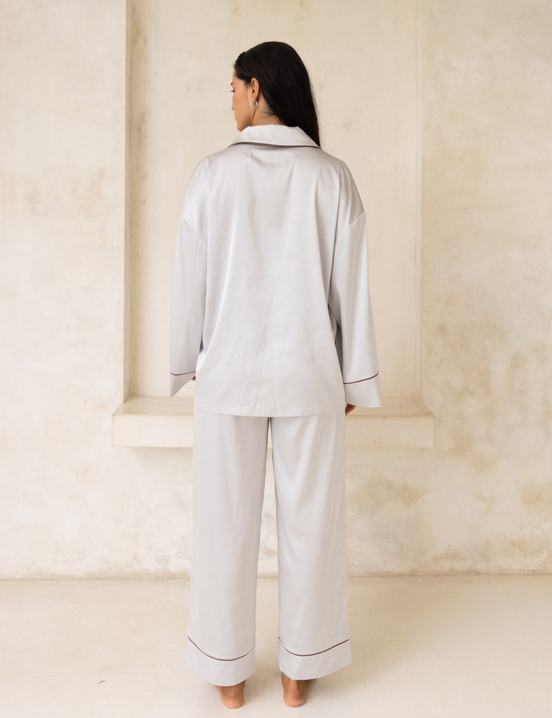 Chic Comfort Satin Pajama Shirt / 潤(greige)