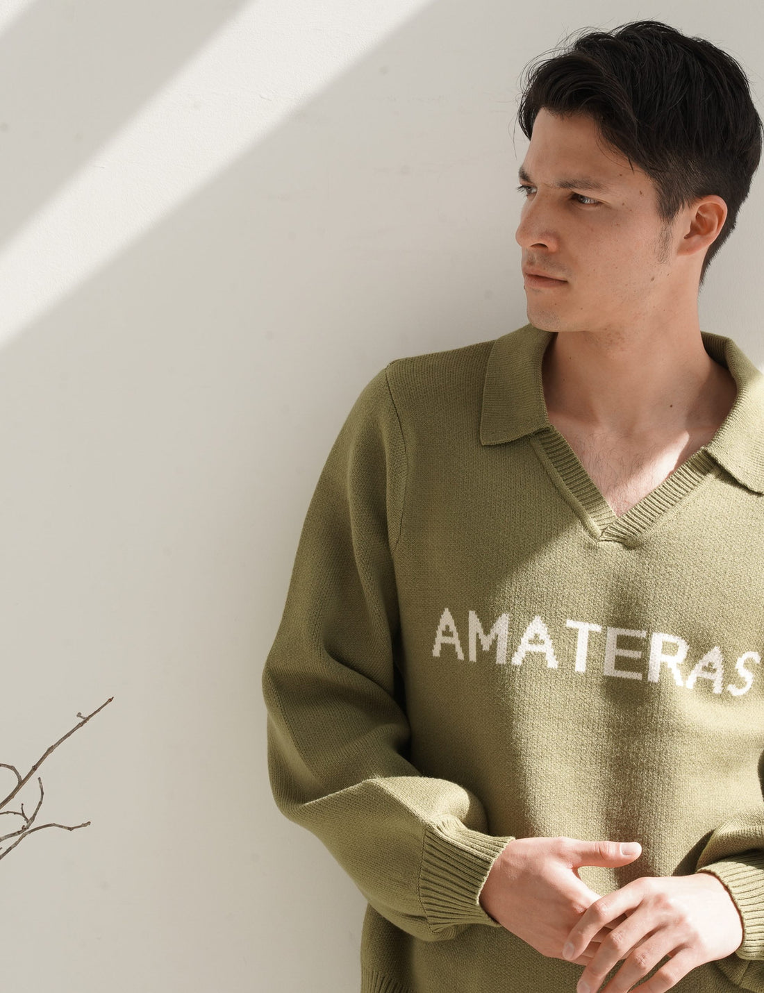 Rich Taupe Collared Sweater / Matsuba (Khaki)