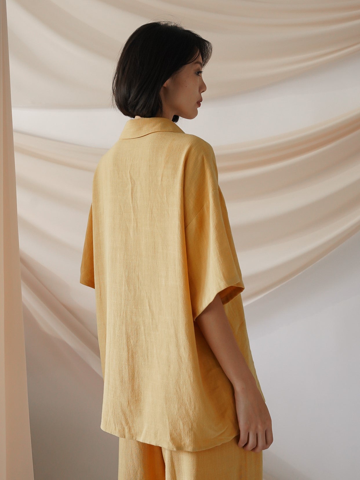 soft linen loose sleeve shirt / 花葉(yellow)