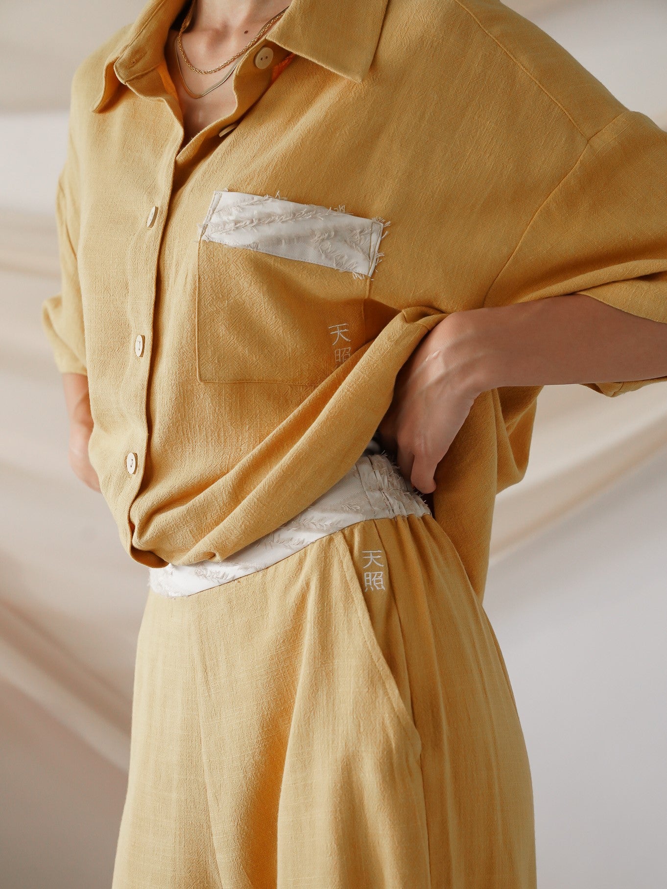 soft linen loose sleeve shirt / 花葉(yellow)