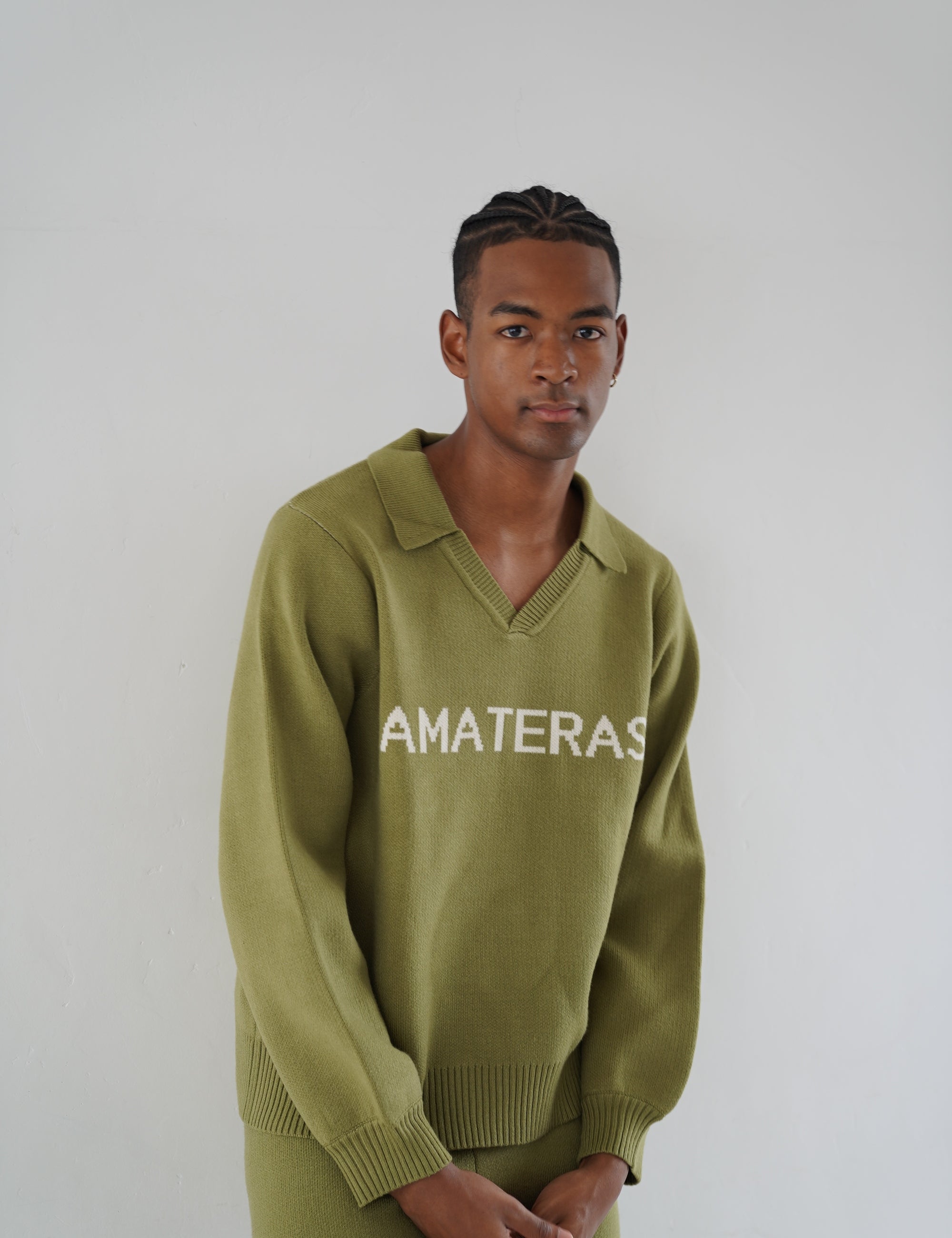 Rich Taupe Collared Sweater / Matsuba (Khaki)