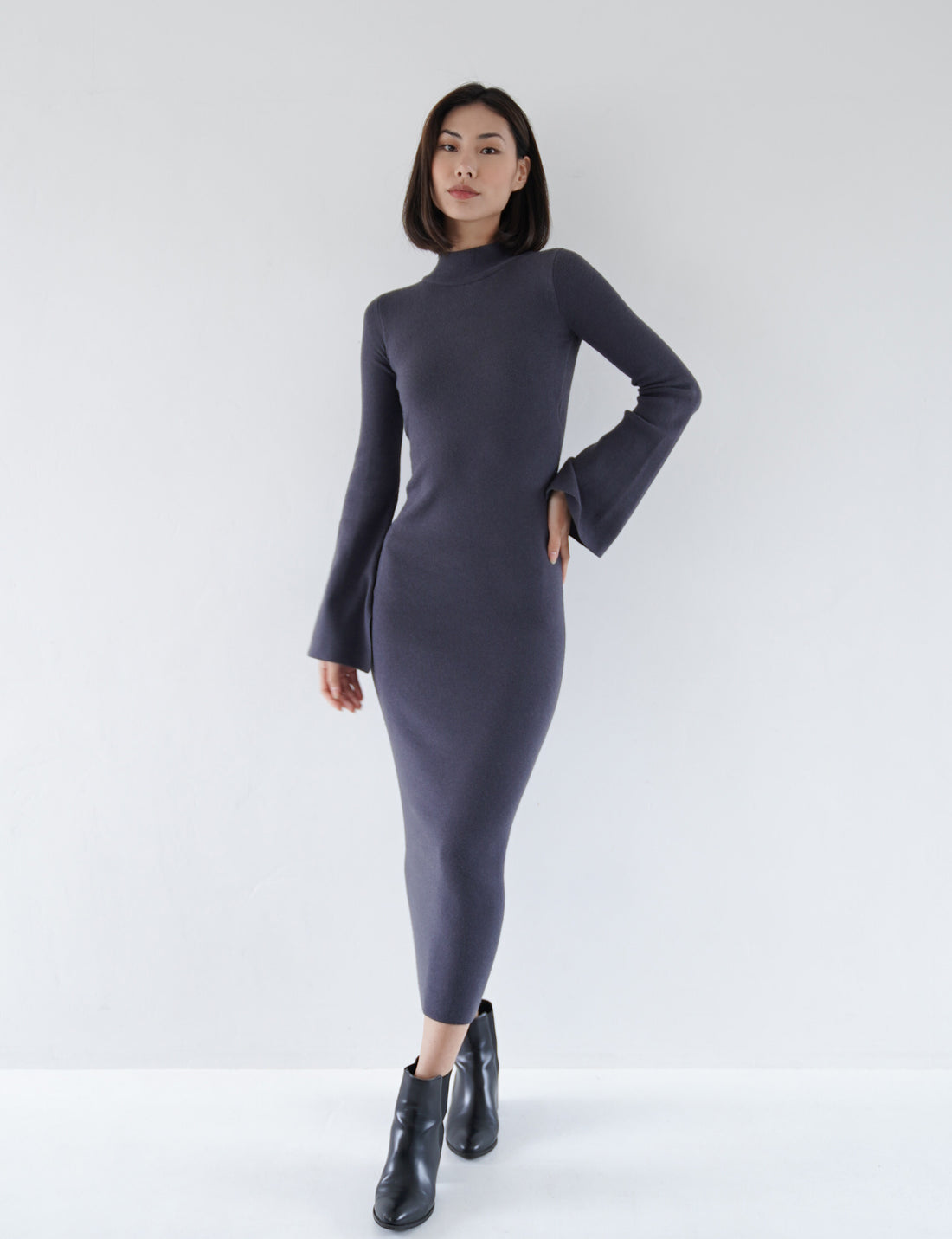 Opulent High Neck Knitted Dress / 濃藍(navy)