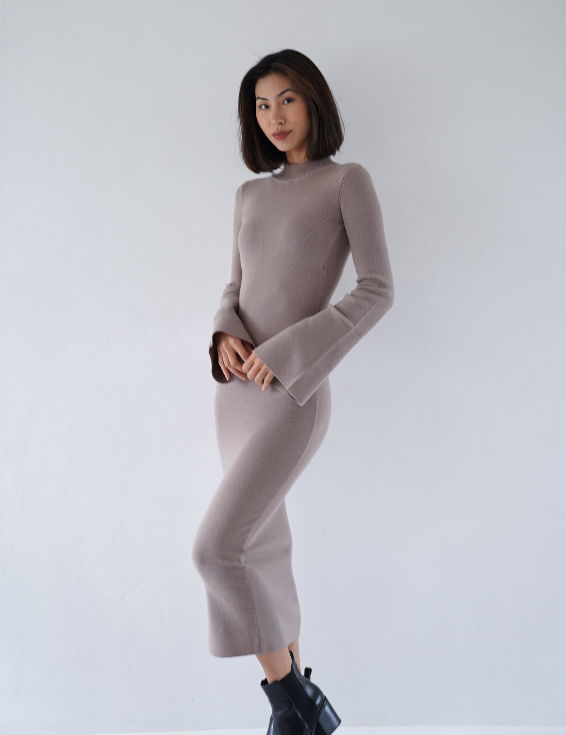 Opulent High Neck Knitted Dress / 薄墨(Gray)