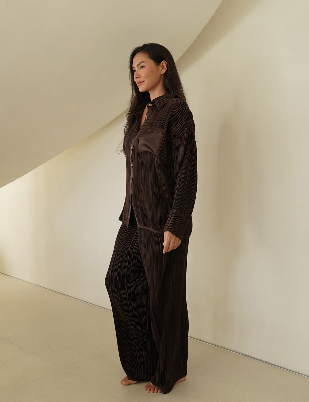 elegant satin pleated pants / 枯茶(brown)