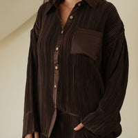 elegant satin pleated shirt / 枯茶(brown)