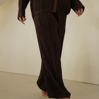 elegant satin pleated pants / 枯茶(brown)