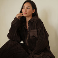 elegant satin pleated shirt / 枯茶(brown)