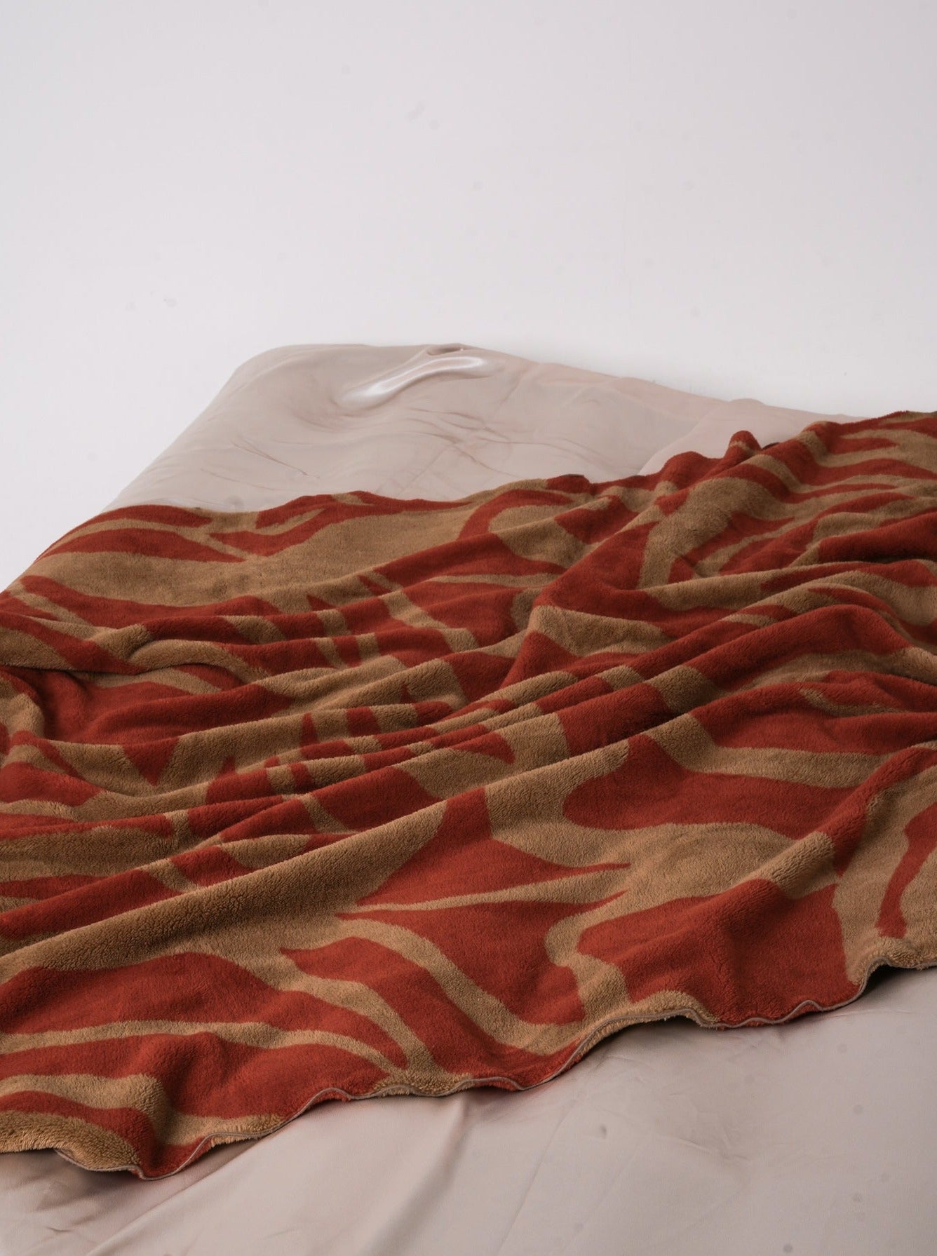 soft warm blanket / brown