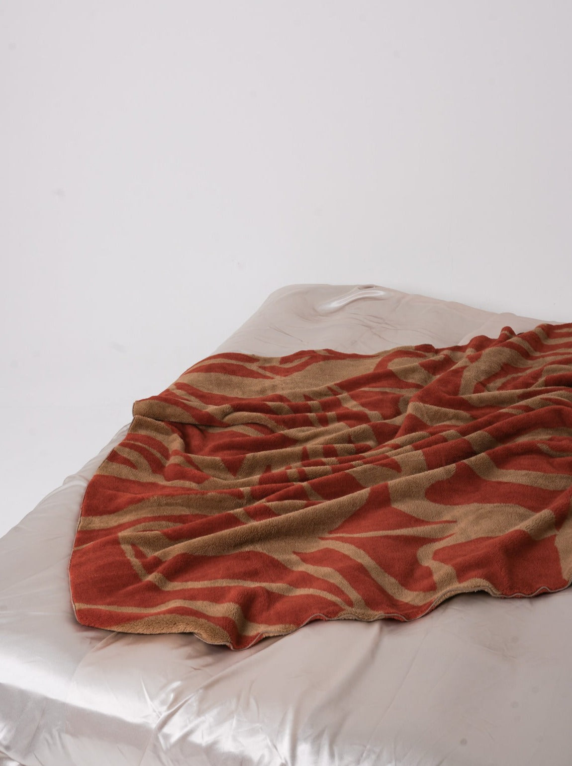 soft warm blanket / brown