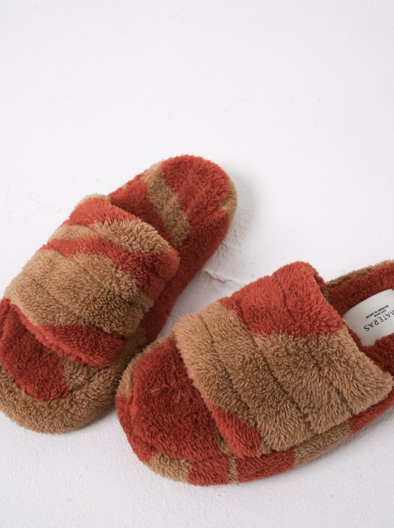 comfort fluffy slippers / brown