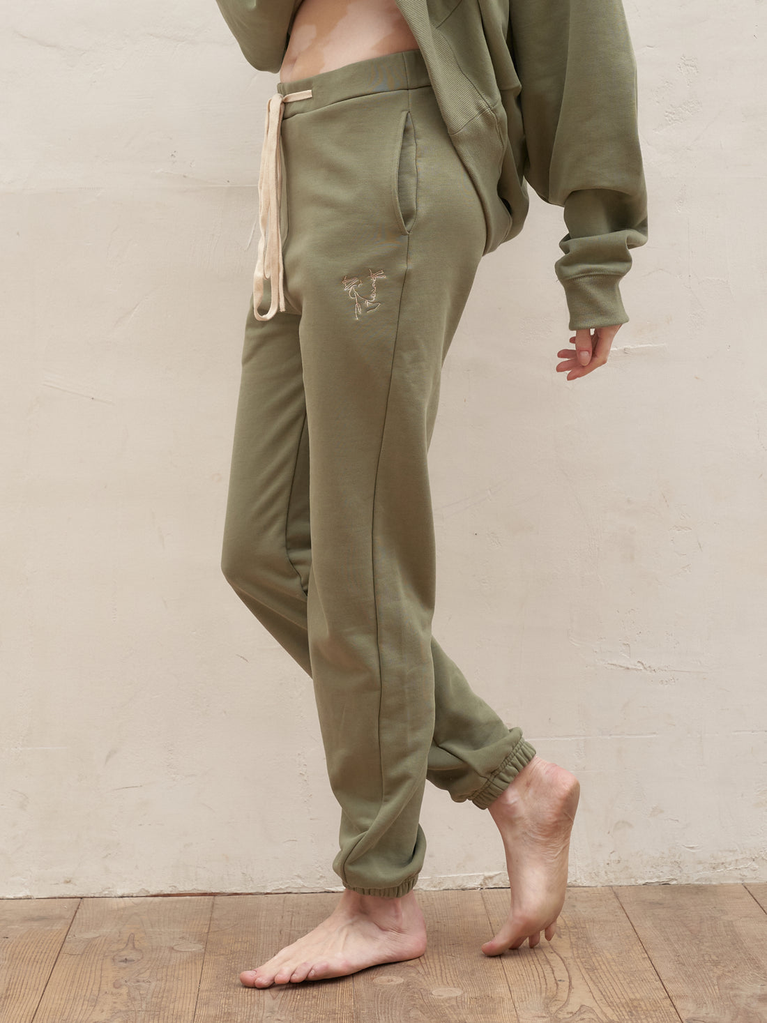 Basic volume 舞妓 tracksuits / 松葉(khaki) – AMATERASJAPAN